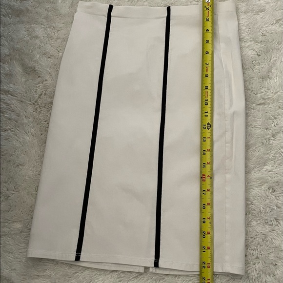 Woman pencil skirt pre loved like new - Picture 9 of 14